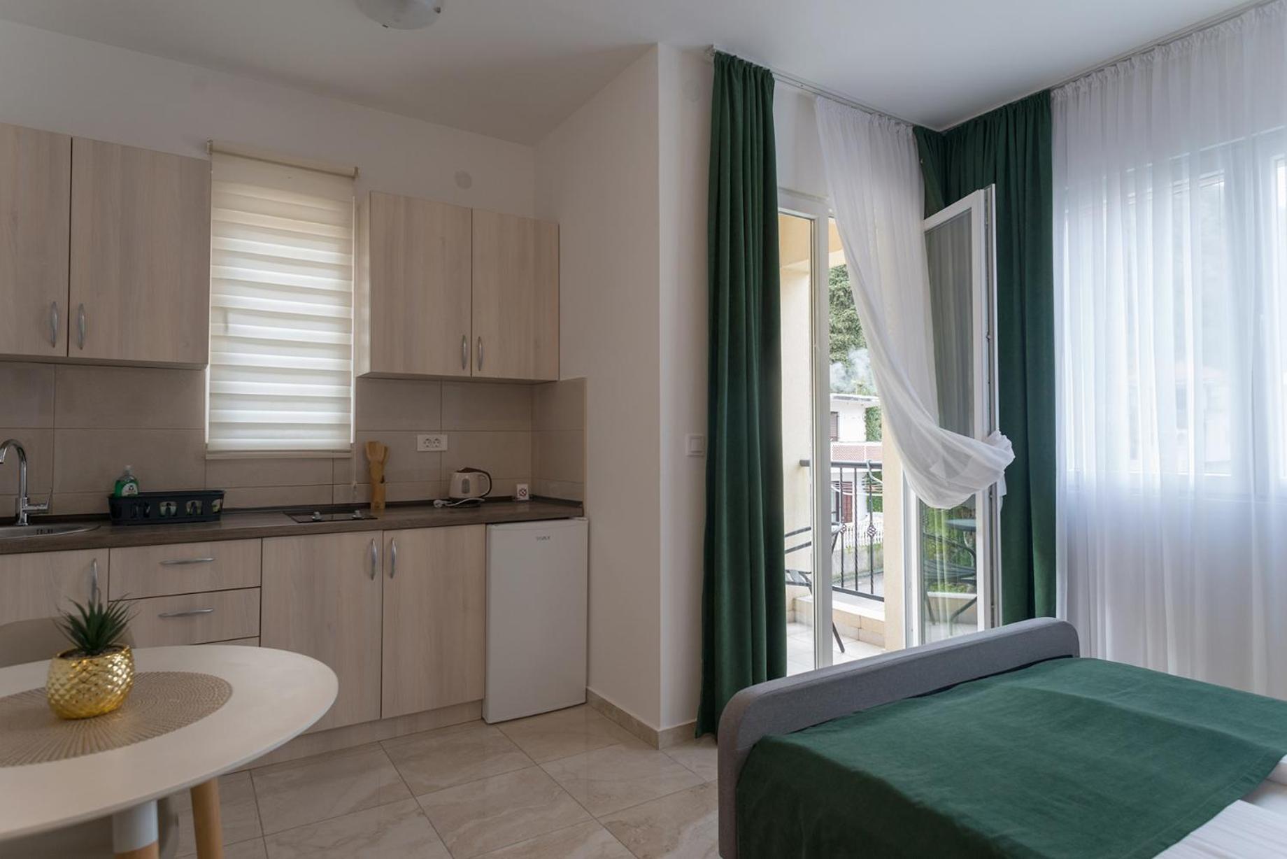Apartments Sunrise Herceg Novi Buitenkant foto